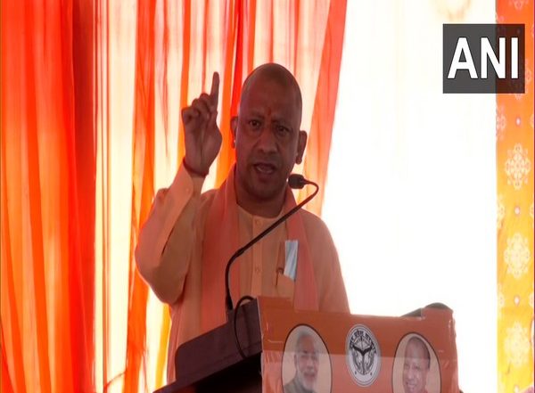 Yogi Adityanath Slams Akhilesh Yadav Over Comparing Sardar Vallabhbhai Patel to Muhammad Ali Jinnah, Says SP Chief's Statement Shows 'Talibani Mentality'
