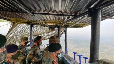 India News | Army Chief General Naravane Visits Forward Areas in Jammu, Reviewes Security Situation