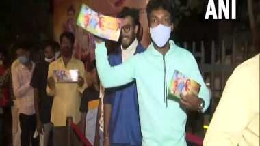 India News | Rajinikanth's Fans Line Up Outside Mumbai Theatre for 'Annaatthe' Release