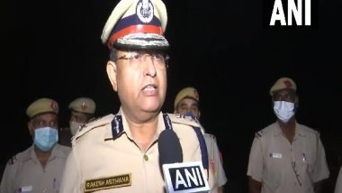 India News | Delhi Police Commissioner Extends Diwali Greetings, Distributes Sweets Among Personnel on Night Duty