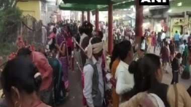 India News | Lakhs of Devotees Gather for Deepdan Mela on Occasion of Diwali in Chitrakoot