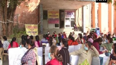 India News | Medical Staff of Delhi's Hindu Rao Hospital Go on Indefinite Strike Due to Non-payment of Salary, Emergency Services to Continue