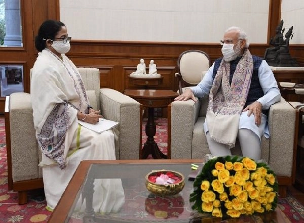 Mamata Banerjee Meets PM Narendra Modi, Demands Centre to Roll Back Decision to Extend BSF's Jurisdiction