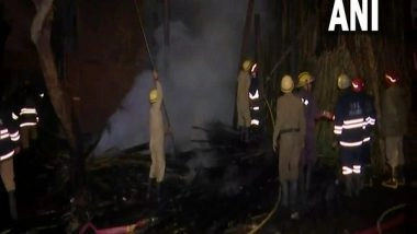 India News | Delhi: Fire Breaks out in Bamboo Market of Kalyan Puri Area, No Casualties Reported Yet