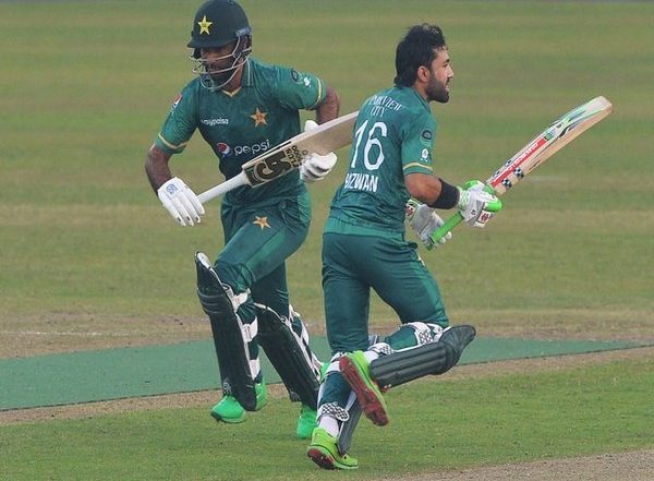 Sports News | Pakistan Defeat Bangladesh by 8 Wickets, Claim Series with 2-0 Lead