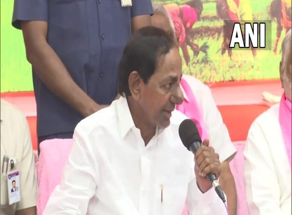 India News | Withdraw Cases Filed Against Farmers, Give Rs 25 Compensation to Those Died During Agitation: Telangana CM to Centre