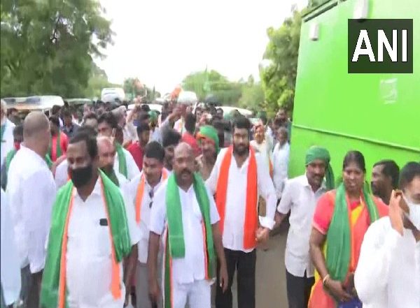 India News | Andhra BJP Joins Farmers' Mahapadyatra from Nyayasthanam to Devasthanam to Oppose Tri-capital Formula