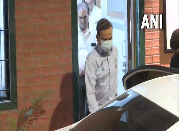 India News | Param Bir Singh Appears Before Mumbai Police Crime Branch in Connection with Extortion Case