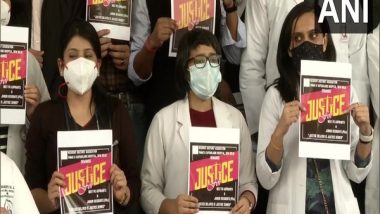 India News | Federation of Resident Doctors' Association Observes Nationwide Protests over Demand of Expediting NEET PG 2021 Counselling