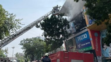 Mumbai Mall Fire: Fire Breaks Out at Prime Mall in Vile Parle West, 12 Fire Engines Present At Spot