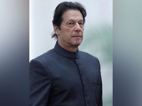 600px x 450px - World News | Pakistan Election Commission Seeks Briefing from Imran Khan  Govt on EVMs Tomorrow | LatestLY