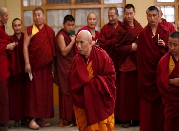Chinese Authorities Force Young Monks To Leave Monasteries, Go Back Home in Qinghai Province