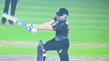 Jimmy Neesham Breaks His Bat While Attempting To Hit a Six During IND vs NZ 2nd T20I 2021 (Watch Video)