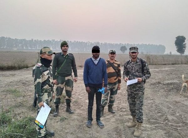 India News | Pak National Crossed Border Inadvertently, BSF Hands Him over to Pakistan Rangers