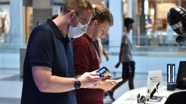 World News | Samsung Electronics is Chasing Apple in the US Smartphone Market