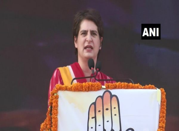 Uttar Pradesh Assembly Elections 2022: Priyanka Gandhi Promises Smartphones, Two-Wheelers to Girl Students Ahead of UP Polls
