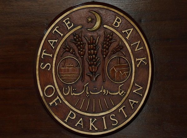 World News | State Bank of Pakistan Raises Cash Reserve Requirement of Banks by 1 Pc to Curb Inflation