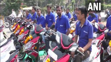 Diwali 2021: Surat Company Gifts Electric Scooters to Its Employees as Deepavali Gift
