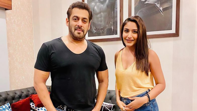 Surbhi Chandna Says ‘Main Prem Ki Deewani Hoon’ As She Meets Salman Khan on Bigg Boss 15 Sets!