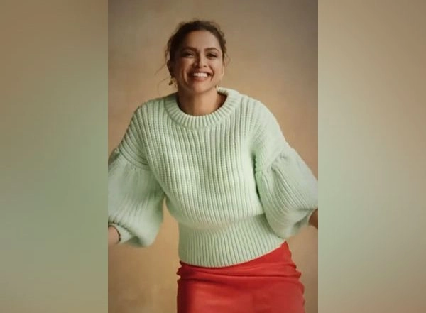 Entertainment News | Deepika Padukone Spends Sunday Chilling to Harrdy Sandhu's 'Bijlee Bijlee'