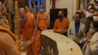 India News | Mamata Banerjee Visits Siddhivinayak Temple in Mumbai Today