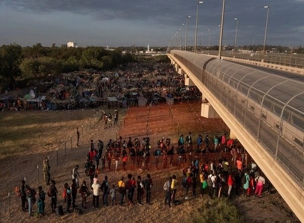 World News | Over 1,000 Migrants Expressed Desire to Return from Belarus to Iraq