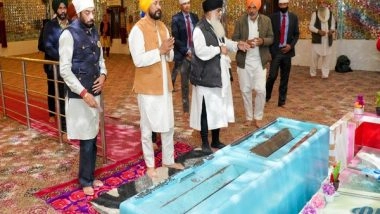 India News | Punjab CM Spends Night at Gurdwara Where He Stayed Four Years Ago During Cycle Yatra