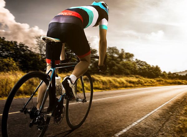 Sports News | Mark Cavendish Suffers Small Pneumothorax, Two Broken Ribs in Cycling Crash