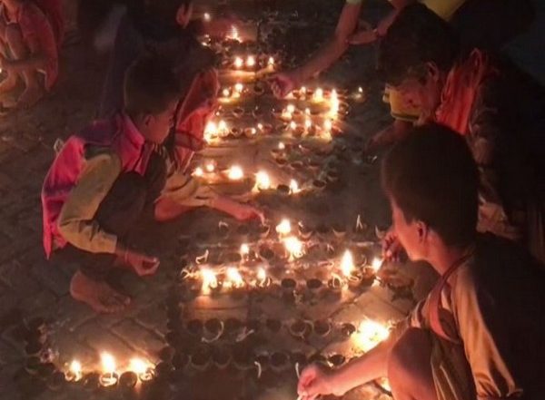 Diwali 2021: Deepotsav Preparations in Full Swing at Ayodhya, 12 Lakh Diyas To Be Lit In The Holy City