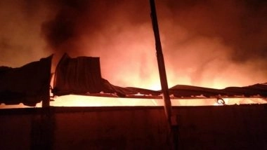 India News | Maharashtra: Fire Breaks out at Furniture Godown in Pune