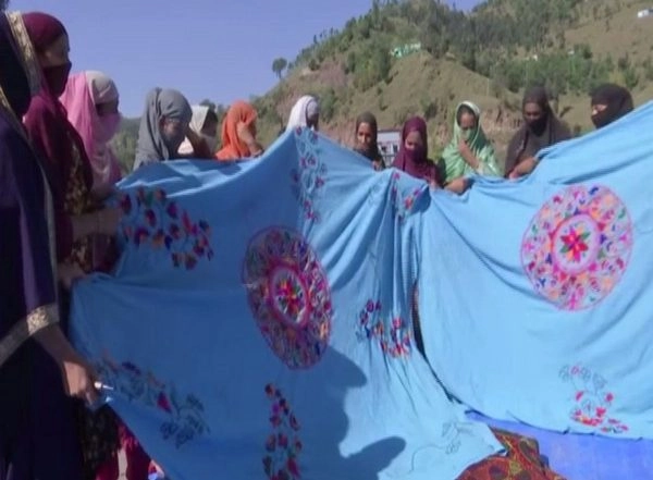 India News | J-K Admin Running Handicraft Centres in Border Areas of Rajouri as Part of Its Women Empowerment Initiative