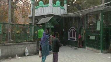 India News | Devotees in J-K's Srinagar Observe Urs of Hazrat Mir Syed Yaqoob Sahib