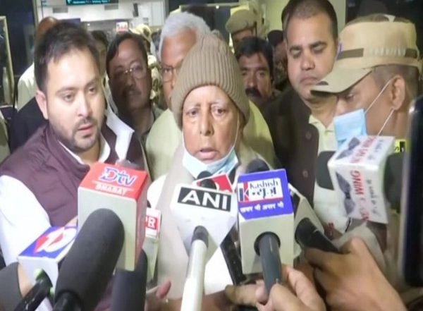 India News | Lalu Prasad Yadav Targets Chief Minister Nitish Kumar on Bihar's Poor Niti Aayog Rating