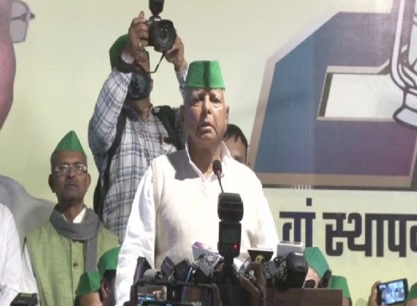 RJD Chief Lalu Prasad Yadav Says Decision to Repeal Farm Laws is Defeat of Centre, Victory of Farmers