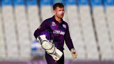 Matthew Cross Cheers Chris Greaves During NZ vs SCO, T20 World Cup 2021, Says ‘Come on Greavo, Whole of India Behind You’ (Watch Video)