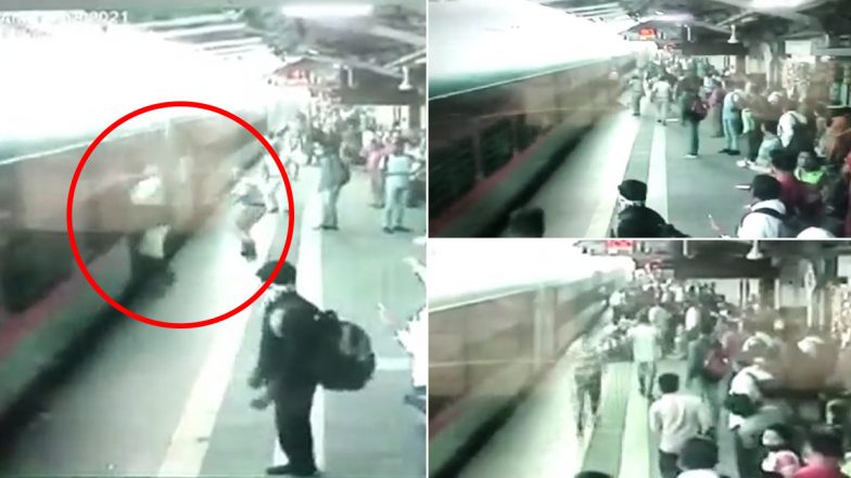 Alert Railway Police Personnel Save Passenger Who Fell From Moving Train at Kalyan Railway Station (Watch Video)