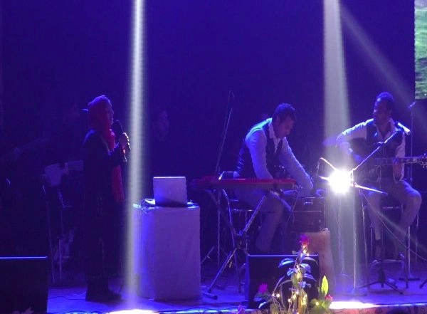 India News | Musical Show Organised by Indian Army in J-K's Baramulla Draws Large Crowd