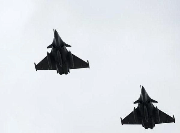World News | Russian, Belarusian Fighters Jointly Patrol Belarus Border: Defence Ministry