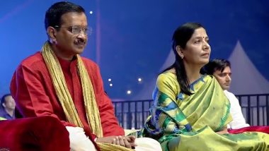 Dilli Ki Diwali 2021: CM Arvind Kejriwal, Wife Sunita Take Part in Diwali Puja at Thyagraj Stadium (See Pics)