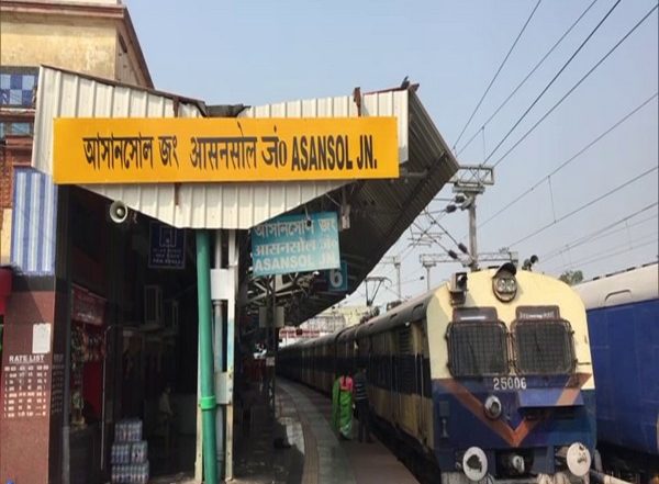 Eastern Railways Resume Local Train Services With 50% Seating Capacity