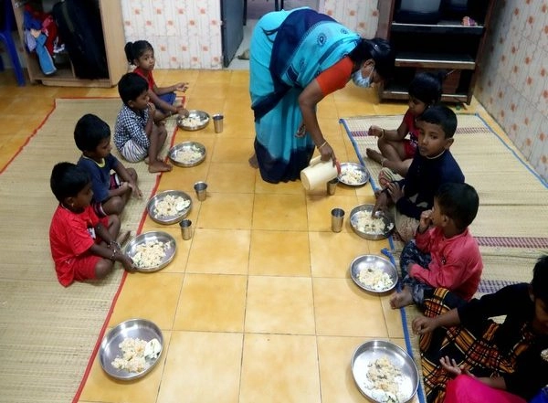 India News | Karnataka: Around 80 Students Fall Sick After Consuming Mid-day Meal with Dead Lizard