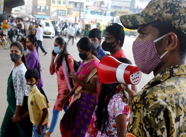 Omicron Spread: Enforce ‘No Mask, No Entry’ Rule at Shops and Workplaces, Orders Delhi Disaster Management Authority