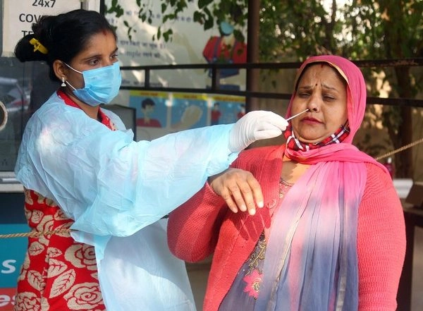 Amid Omicron Scare, Jammu and Kashmir's Education Department Staff to Be Deployed for COVID-19 Duties