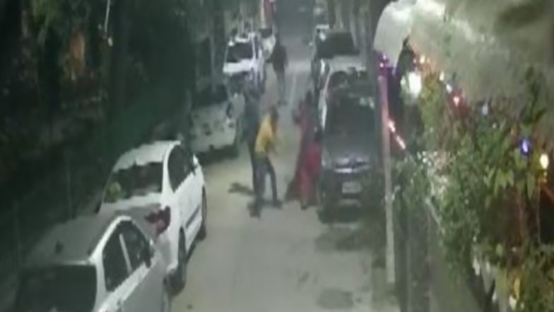 Delhi: Woman Beaten Up with Sticks by Group of People in Shalimar Bagh