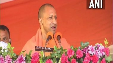 India News | Any Vehicle Carrying Samajwadi Party's Flag Indicates Person Sitting Inside Would Be a Goon: Yogi Aditayanath