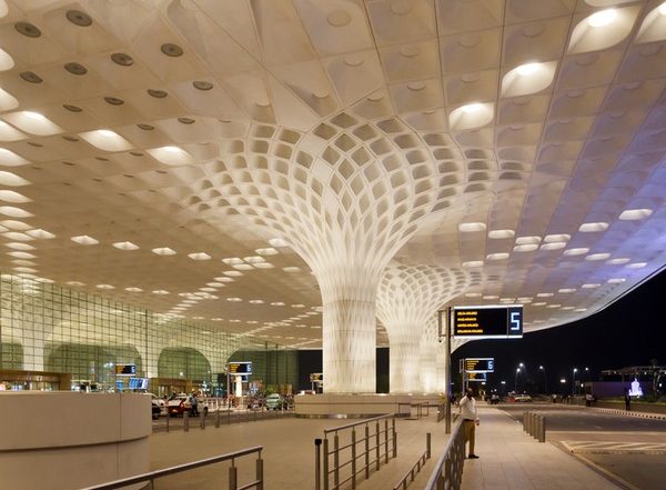 India News | Customs Detains 18 Kenyan Women with 4 Kg Gold at Mumbai Airport