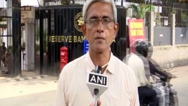 India News | Bank Unions Stage Dharna Outside RBI Office in Kerala Against Banking Laws Amendment Bill 2021