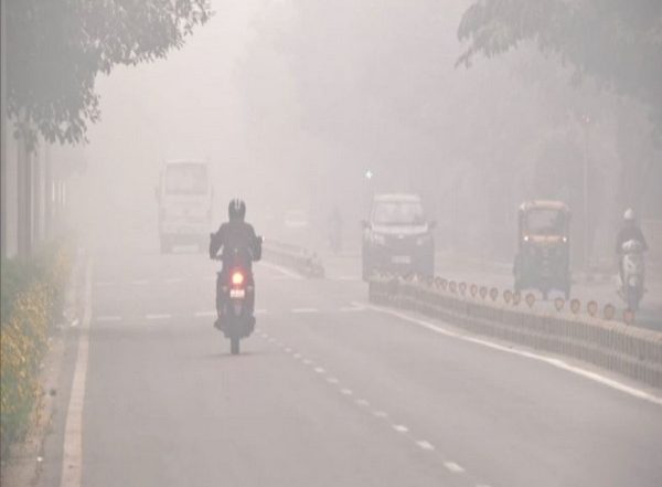India News | Delhi Gasps for Breath as Air Quality Continues to Remain in 'very Poor' Category