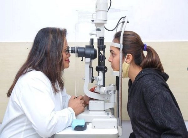 Business News | Eye-Q Super Specialty Eye Hospitals Re-launches One of the Most Advanced LASIK Machines for the Youth to Get Rid of Specs!