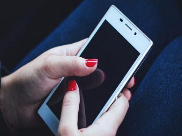 UK to Turn off 2G, 3G Mobile Phone Networks by 2033 - Vimarsana News